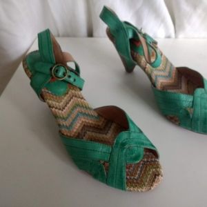 Brand New Mix Mooz Beautiful Green Leather Sandal